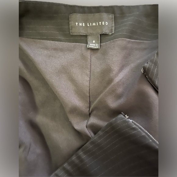 Women's black pencil skirt from the Limited Size 8 - EUC - Picture 2 of 4